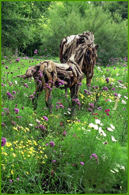 Living Plant Sculpture - Montréal Botanical Garden - horse sculptures made out of wood